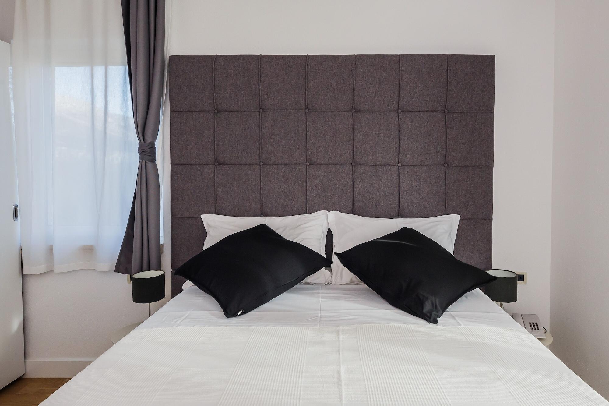 Hotel Villa Zarko Kaštel Stari エクステリア 写真