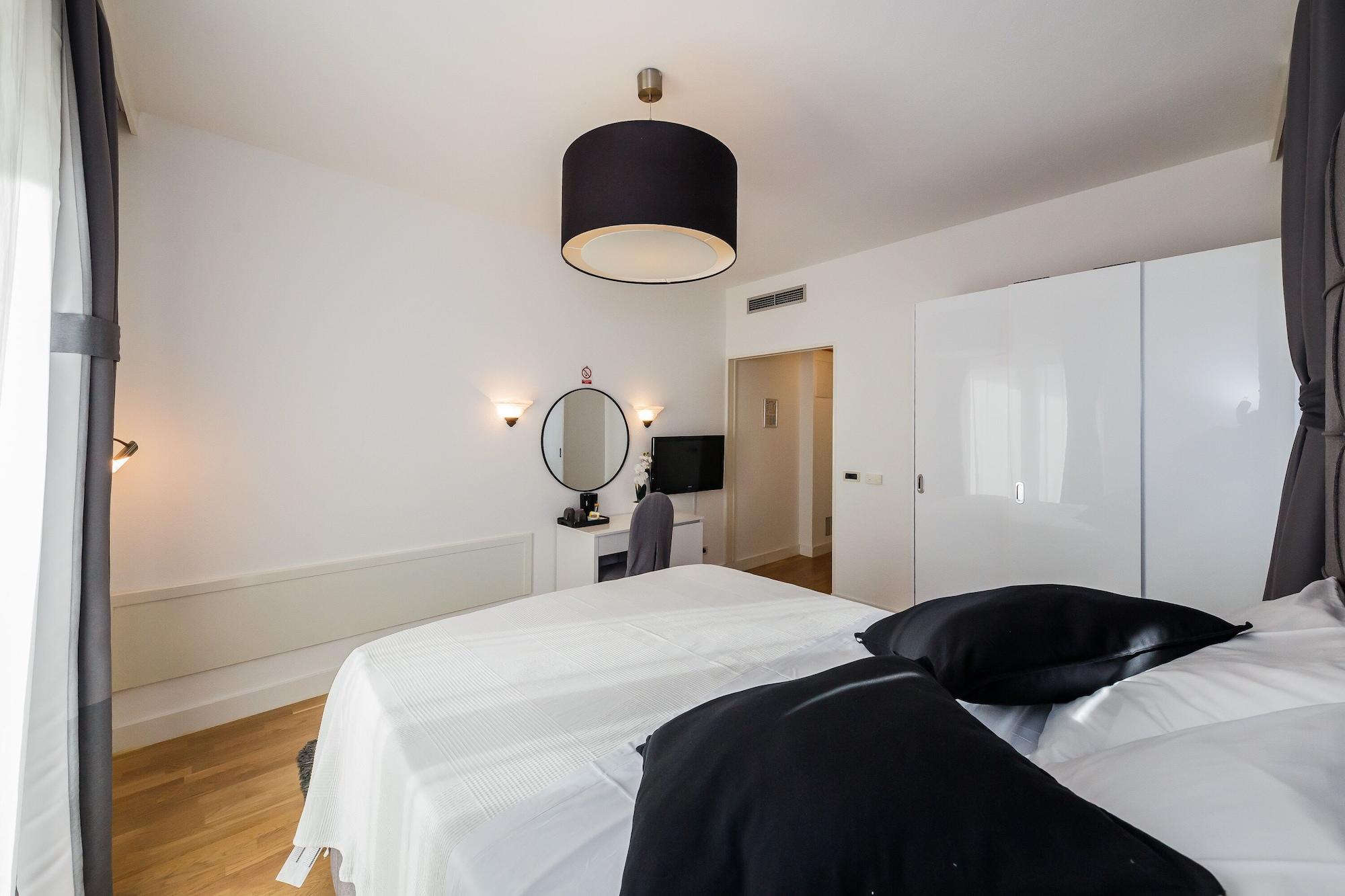Hotel Villa Zarko Kaštel Stari エクステリア 写真