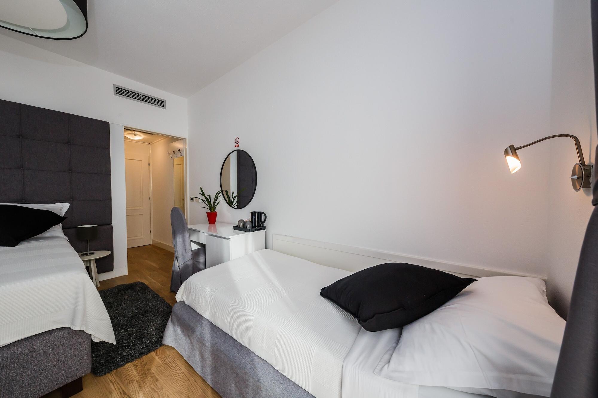 Hotel Villa Zarko Kaštel Stari エクステリア 写真