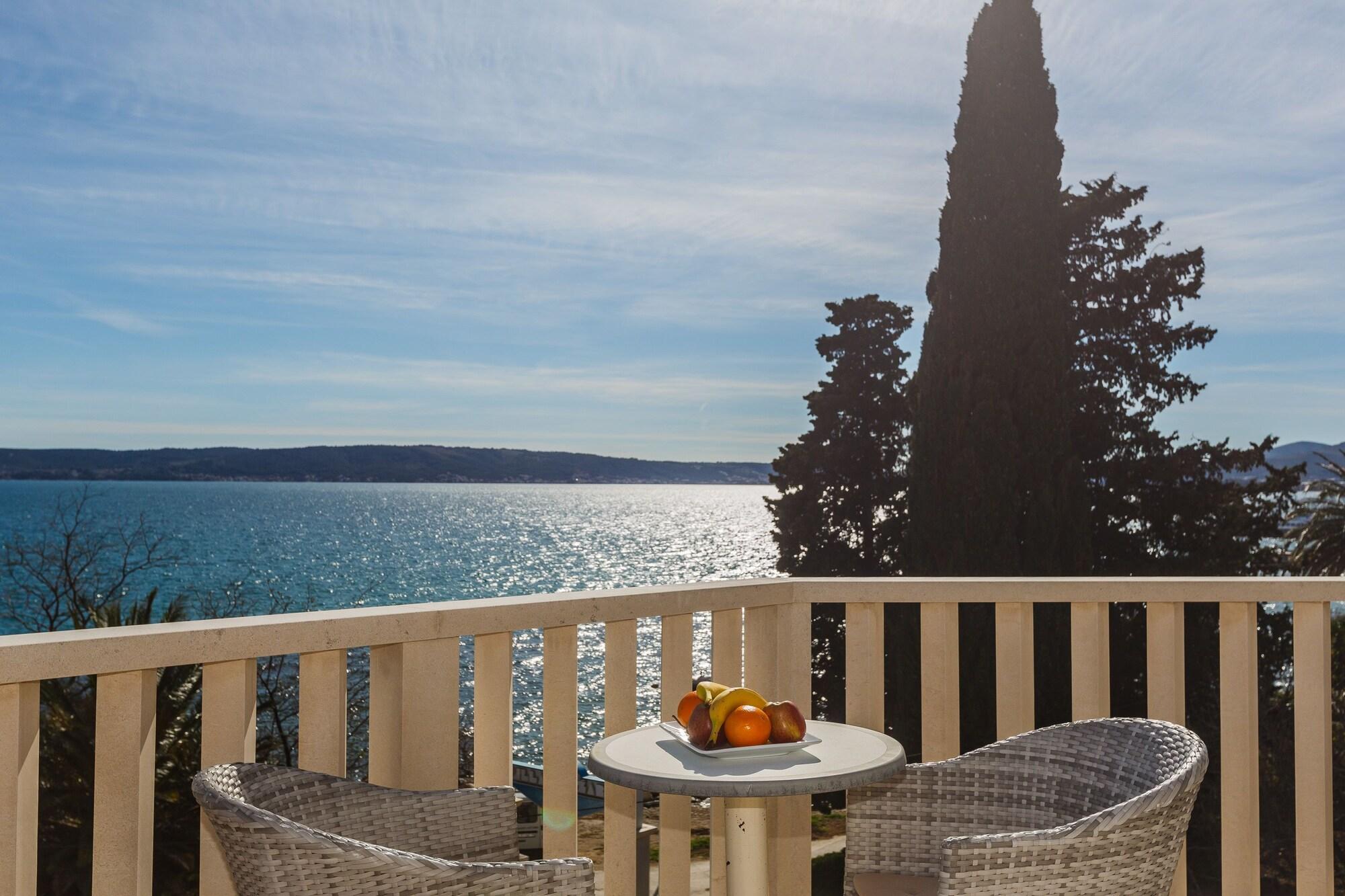 Hotel Villa Zarko Kaštel Stari エクステリア 写真