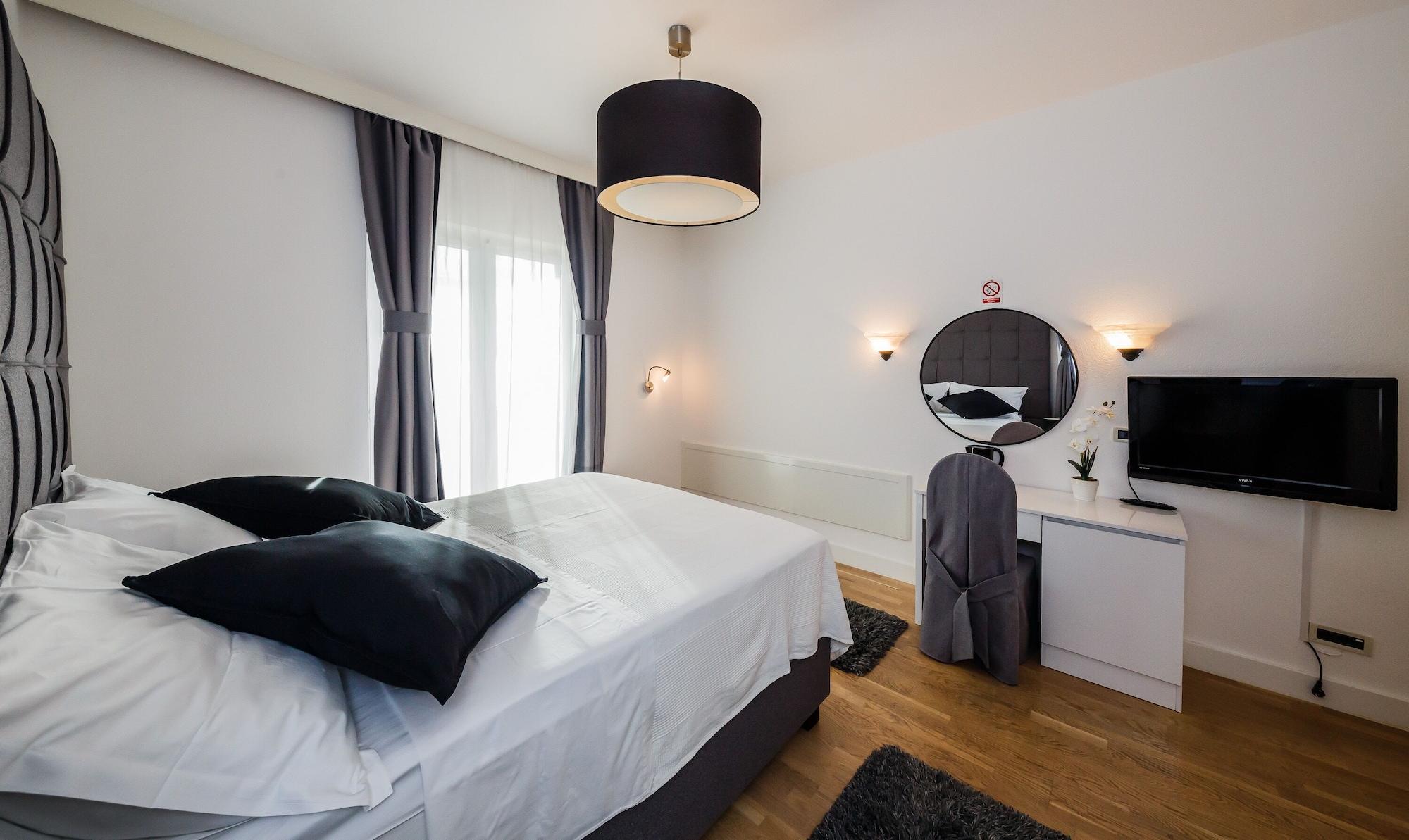 Hotel Villa Zarko Kaštel Stari エクステリア 写真