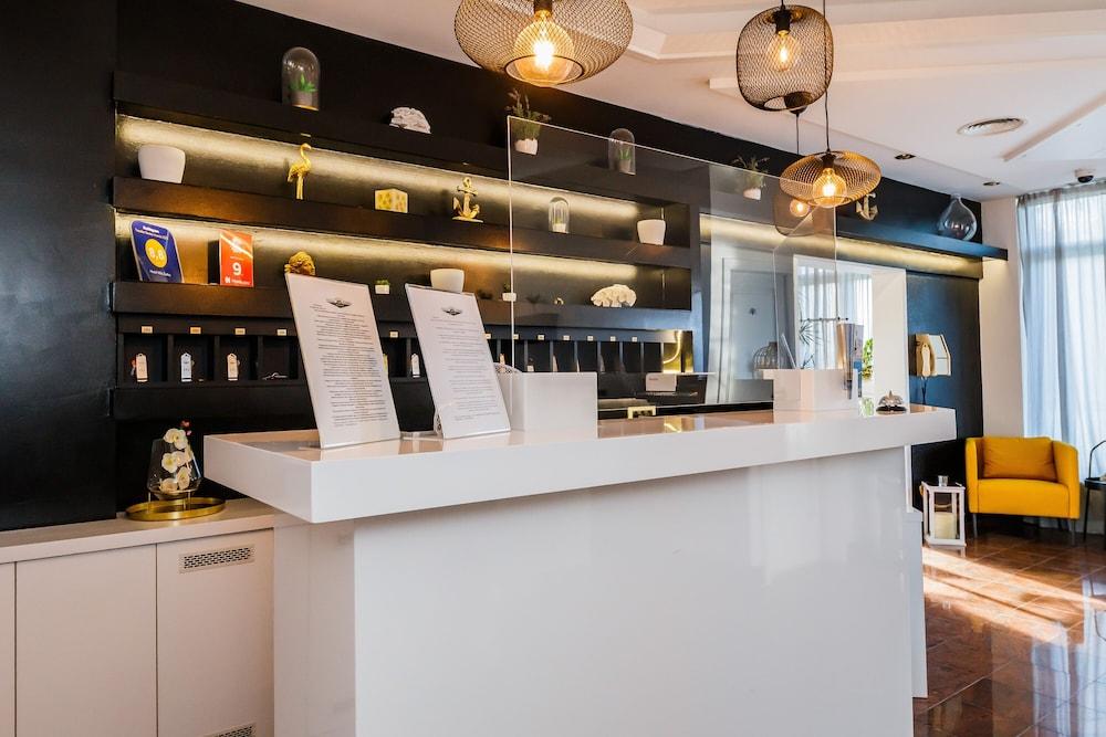 Hotel Villa Zarko Kaštel Stari エクステリア 写真