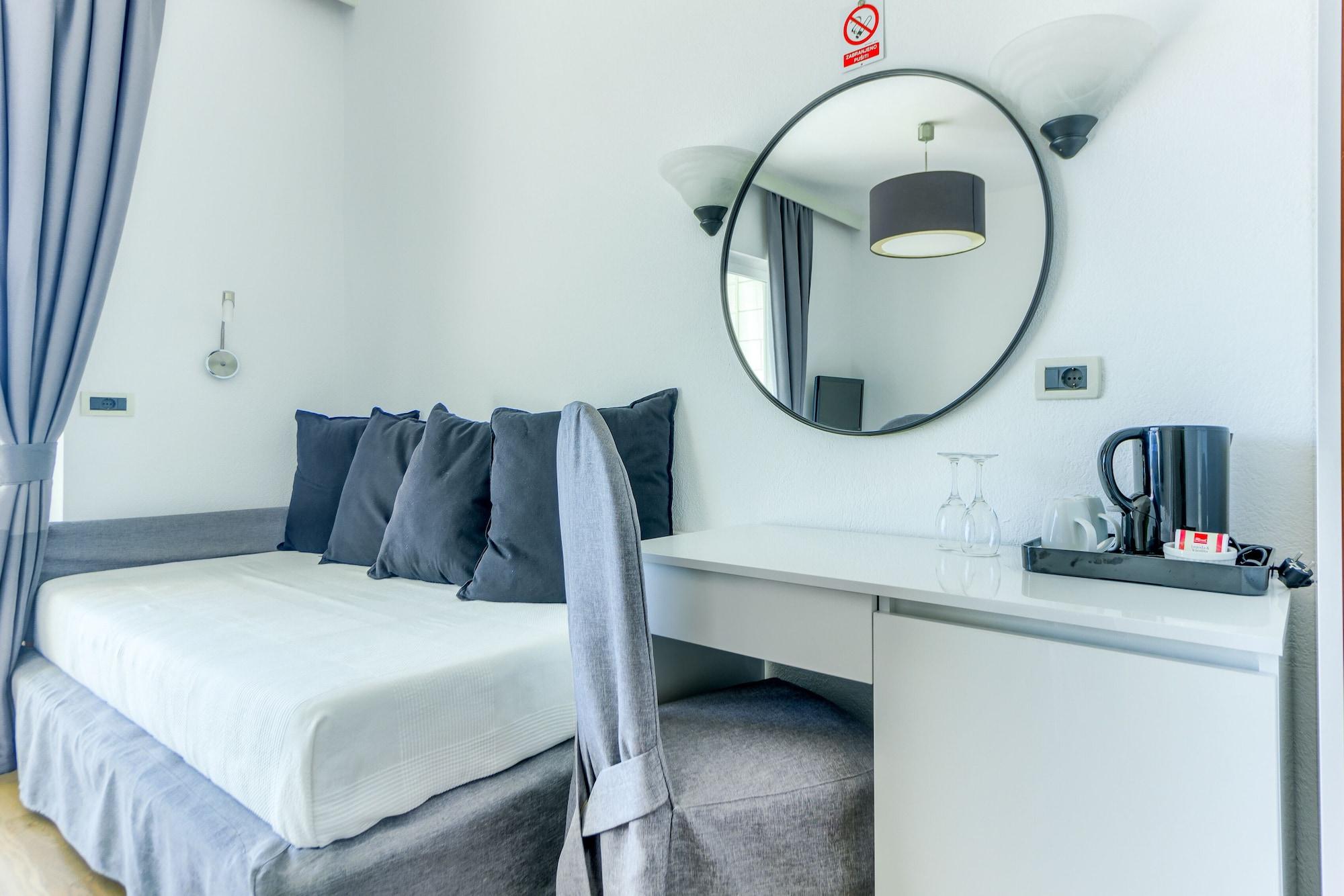 Hotel Villa Zarko Kaštel Stari エクステリア 写真