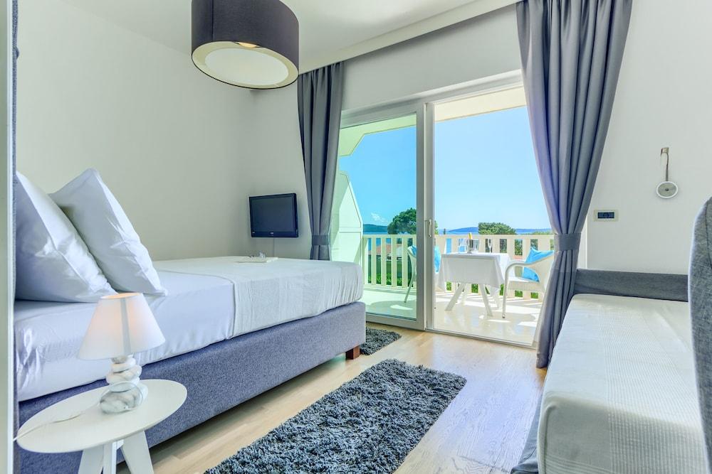 Hotel Villa Zarko Kaštel Stari エクステリア 写真