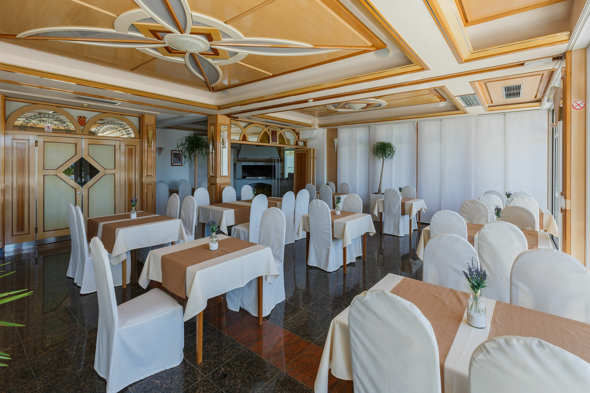 Hotel Villa Zarko Kaštel Stari エクステリア 写真