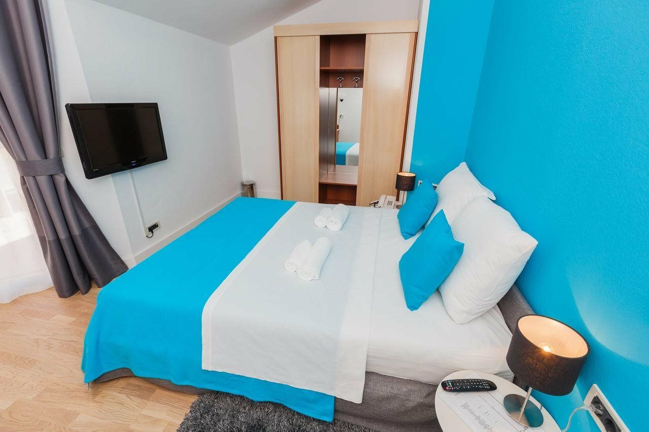 Hotel Villa Zarko Kaštel Stari エクステリア 写真