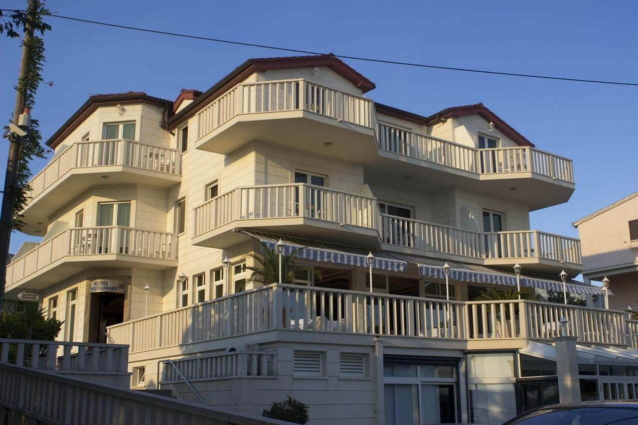 Hotel Villa Zarko Kaštel Stari エクステリア 写真